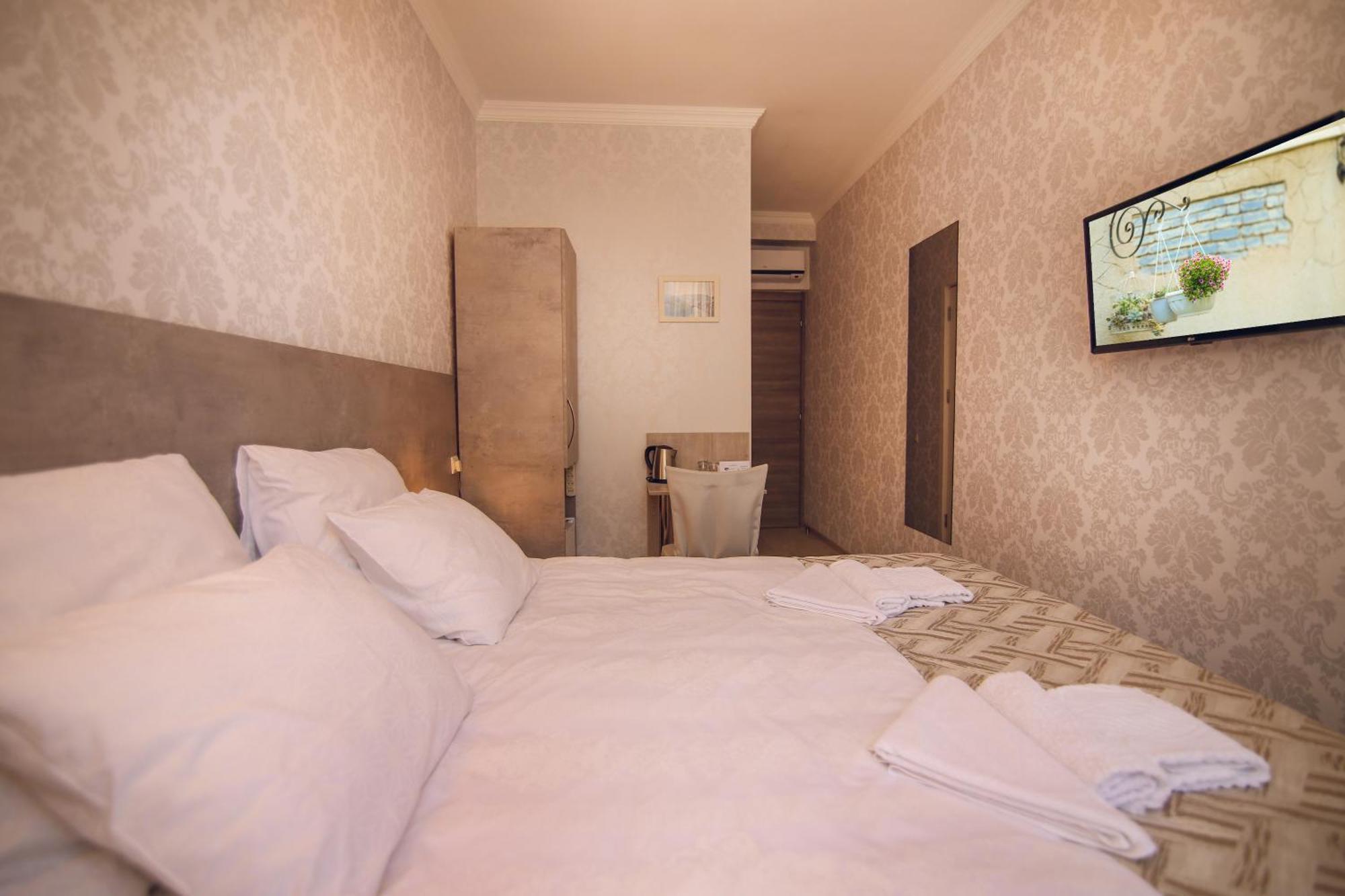 Kenari Hotel Тбилиси Екстериор снимка