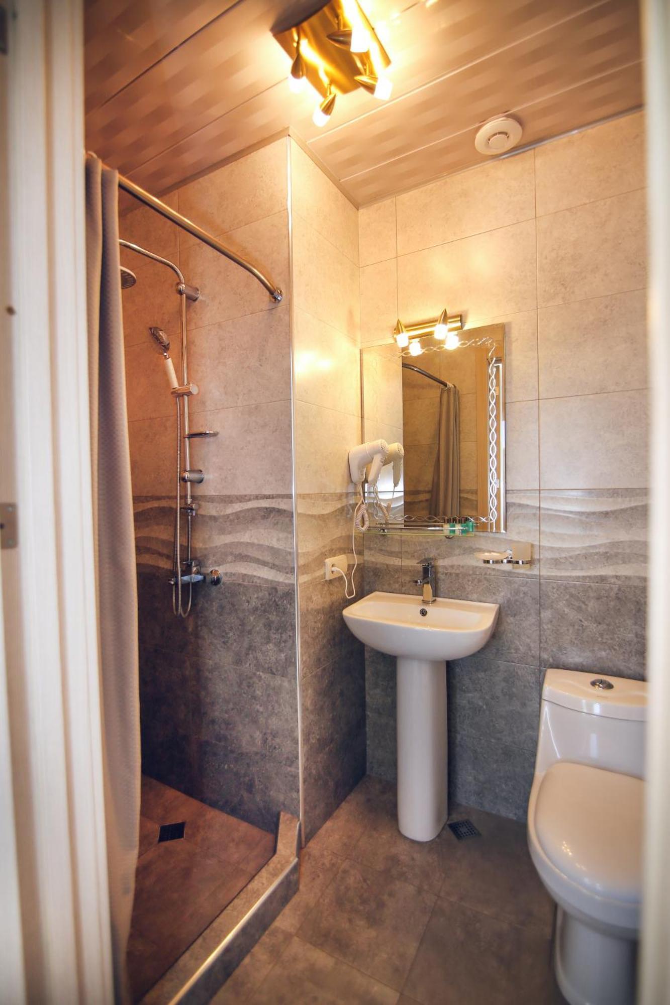 Kenari Hotel Тбилиси Екстериор снимка