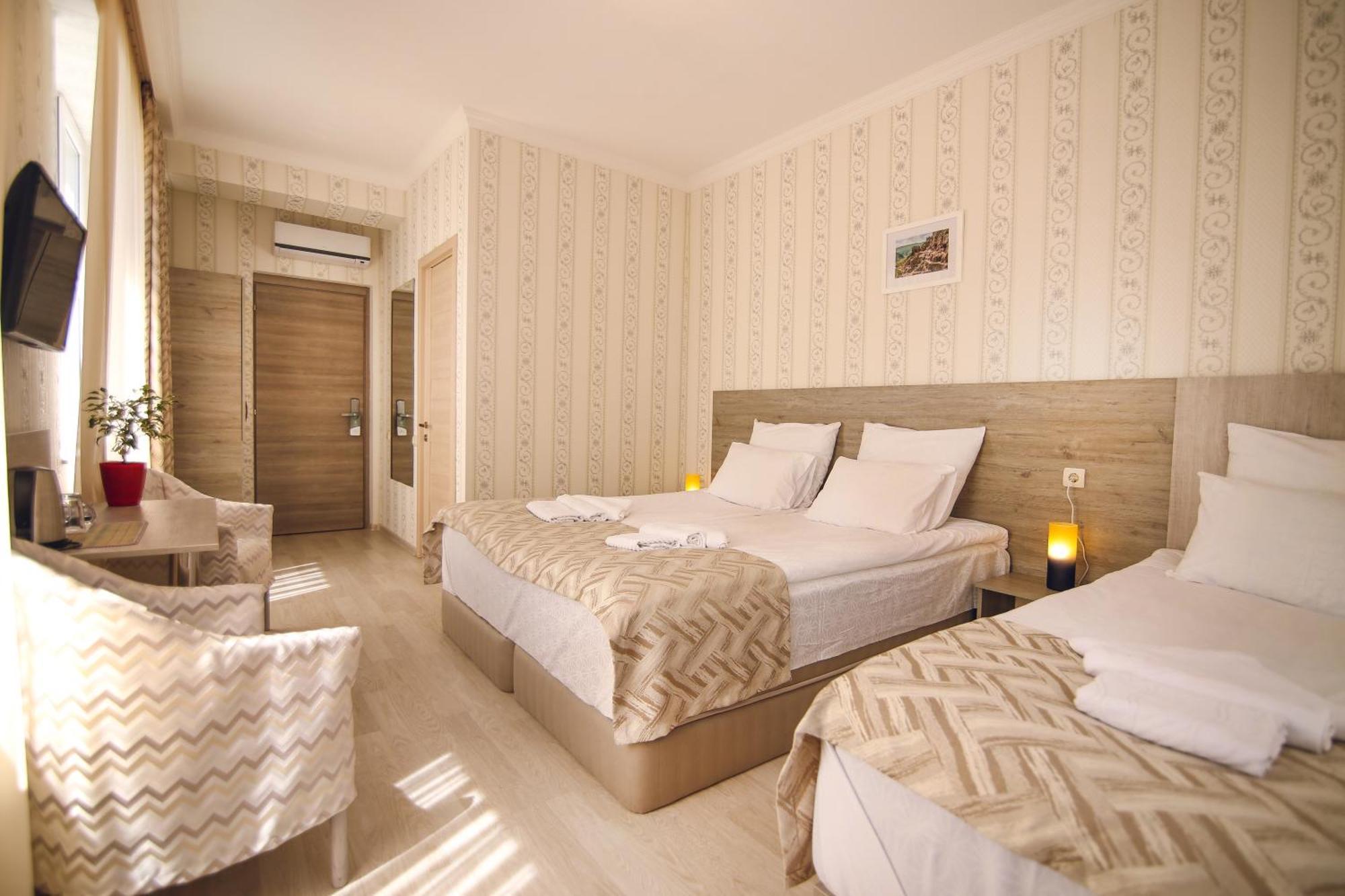 Kenari Hotel Тбилиси Екстериор снимка