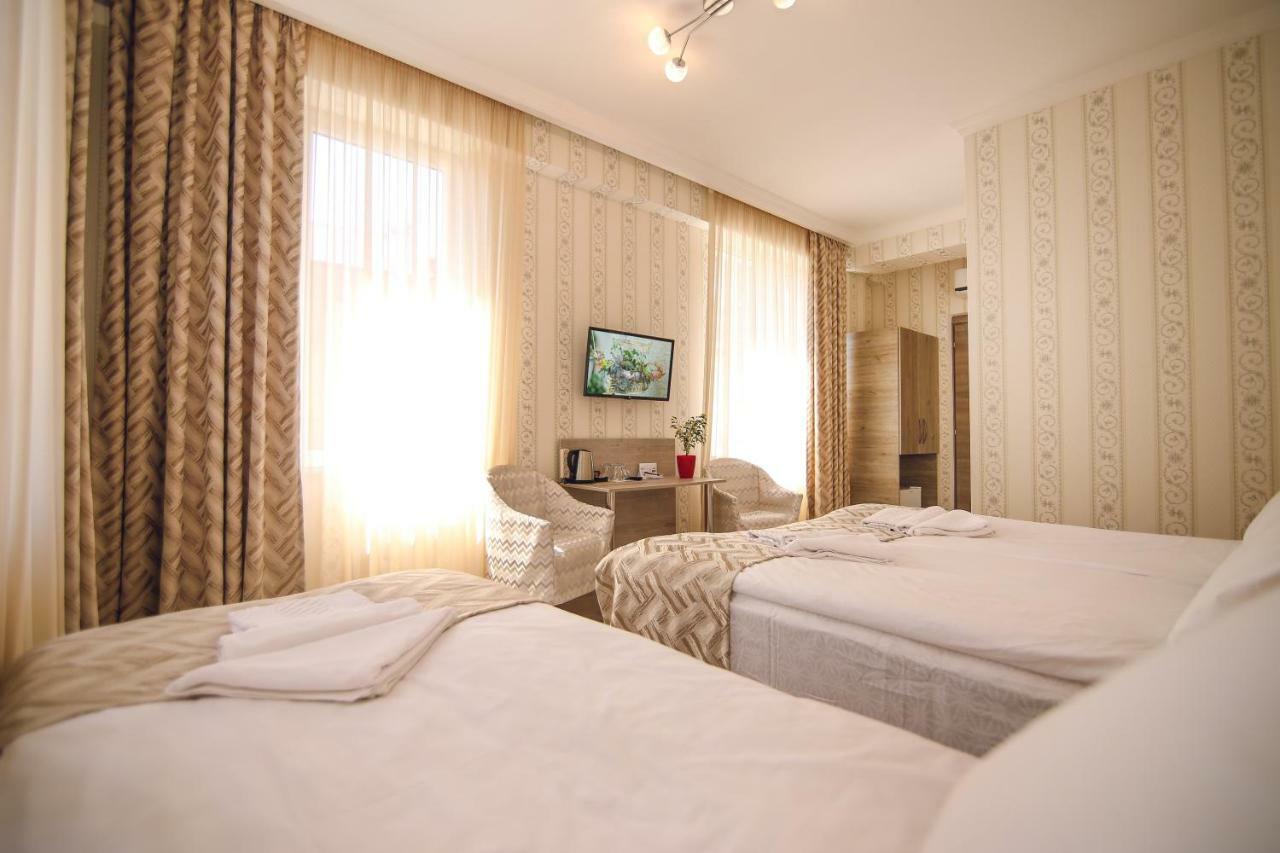 Kenari Hotel Тбилиси Екстериор снимка