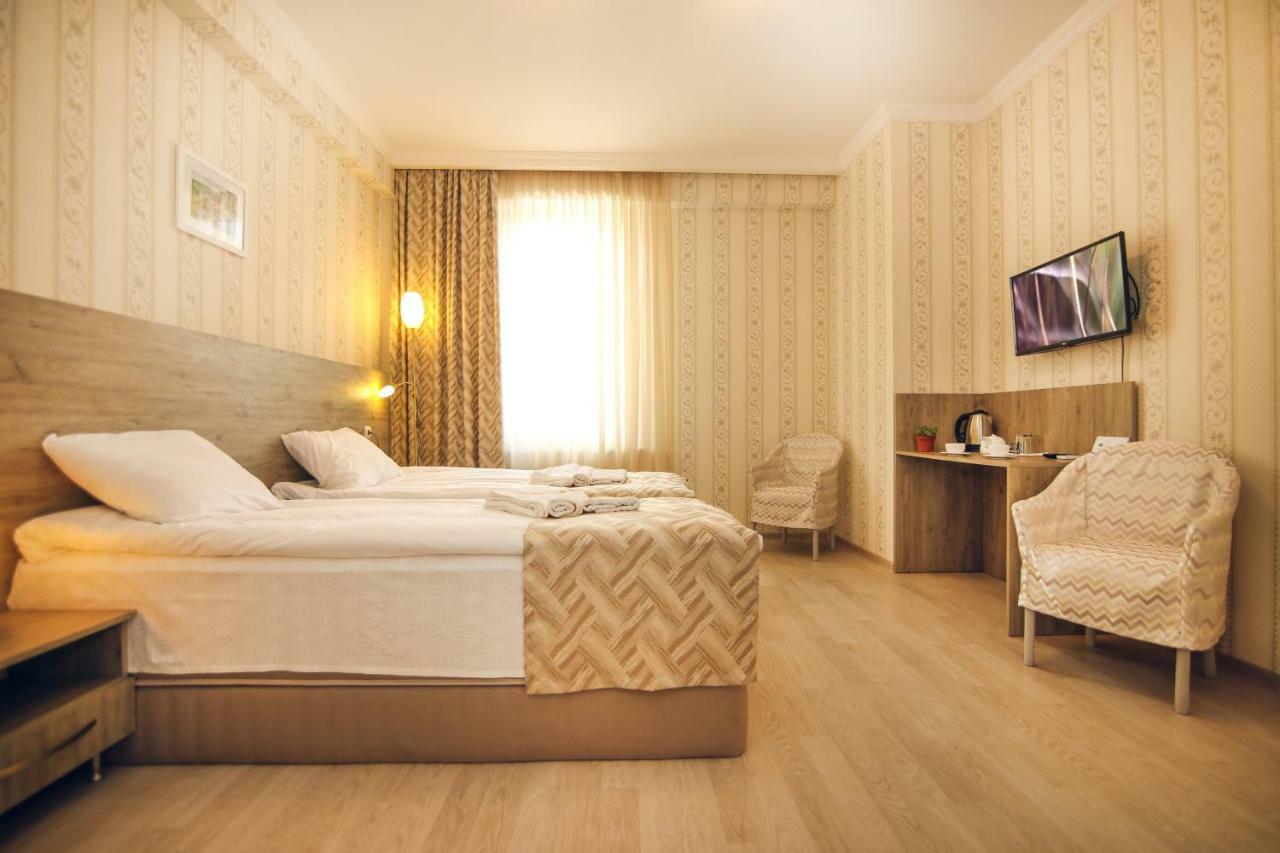 Kenari Hotel Тбилиси Екстериор снимка